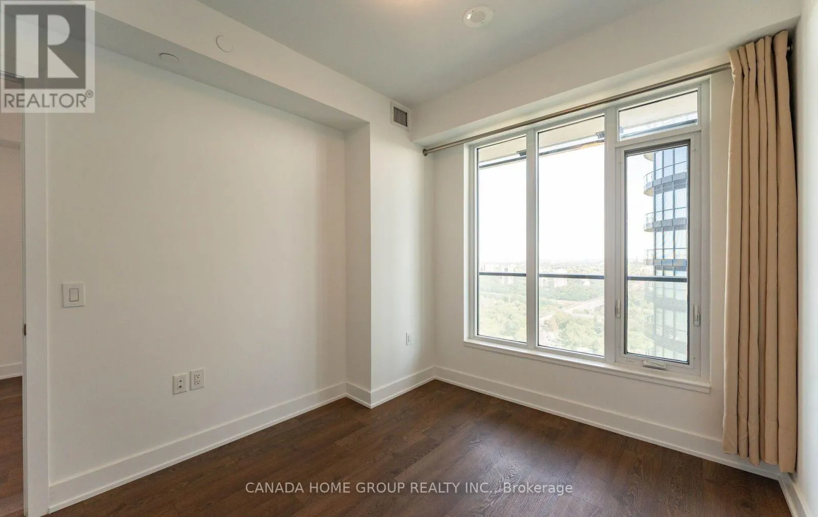 3405 - 575 BLOOR STREET E