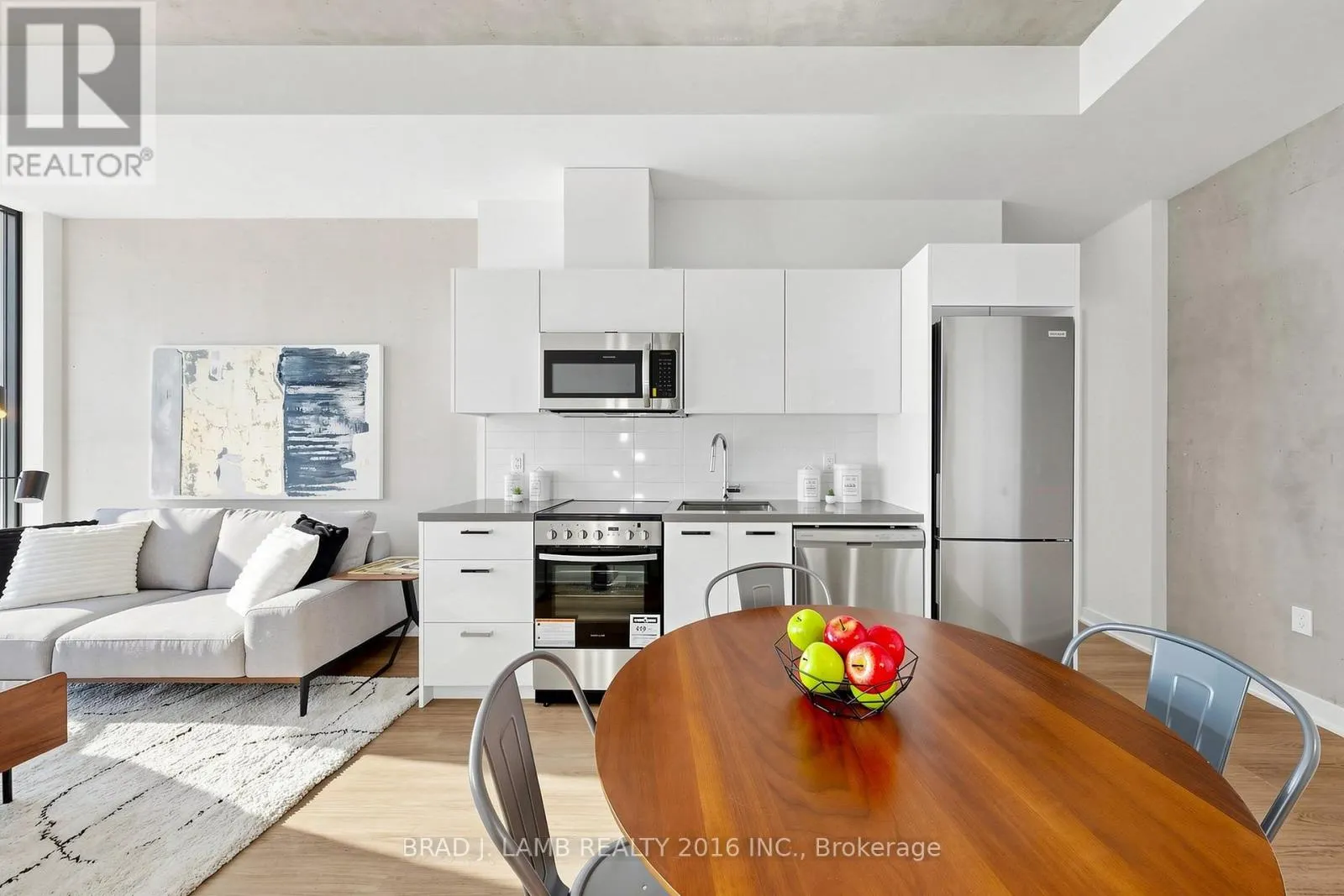 1602 - 284 KING STREET E