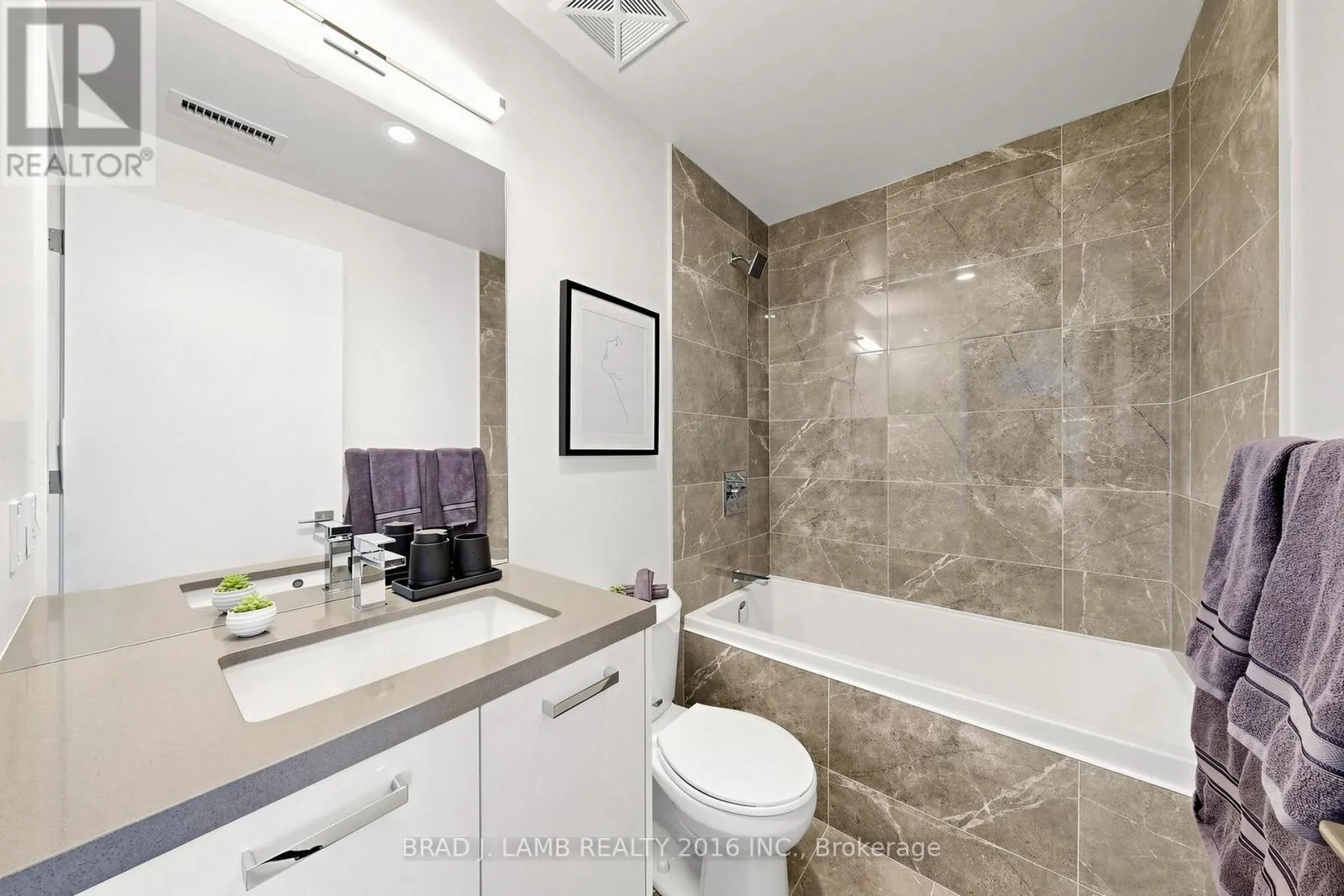 1602 - 284 KING STREET E