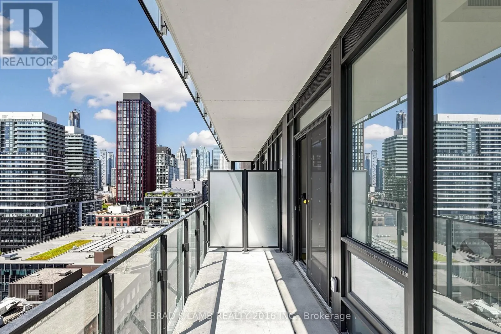 1602 - 284 KING STREET E