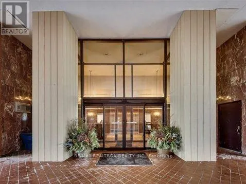 1502 - 260 HEATH STREET W