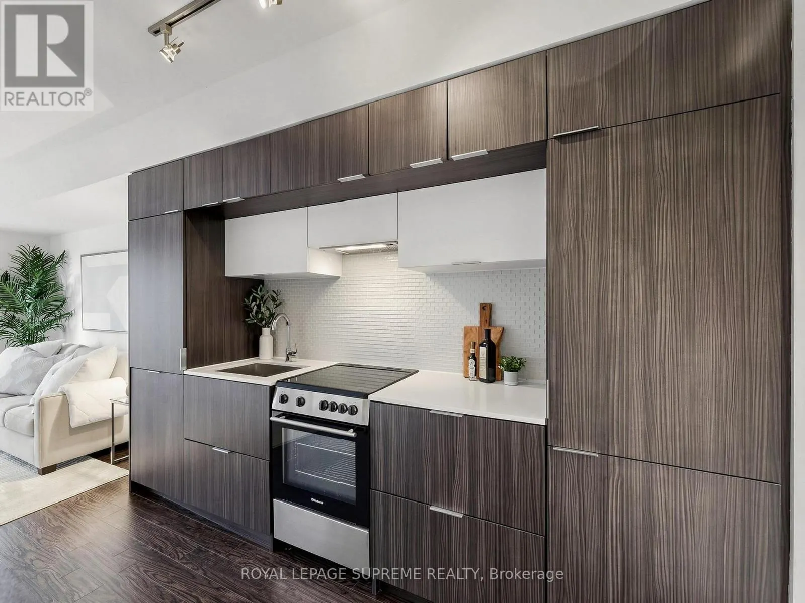 705 - 159 DUNDAS STREET E