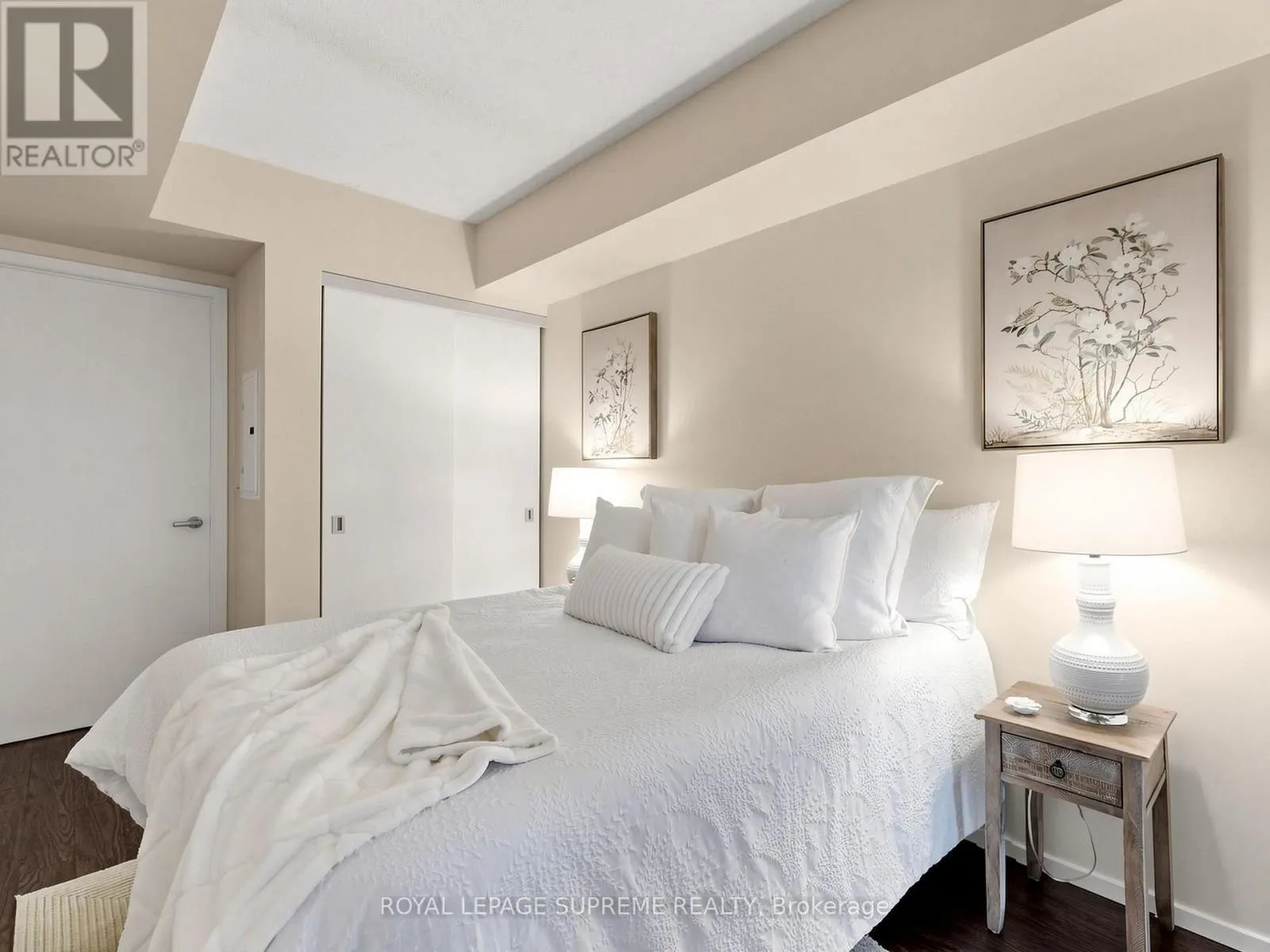 705 - 159 DUNDAS STREET E