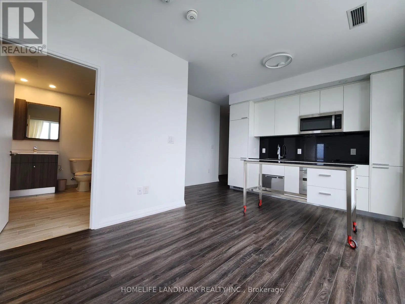 2902 - 75 CANTERBURY PLACE
