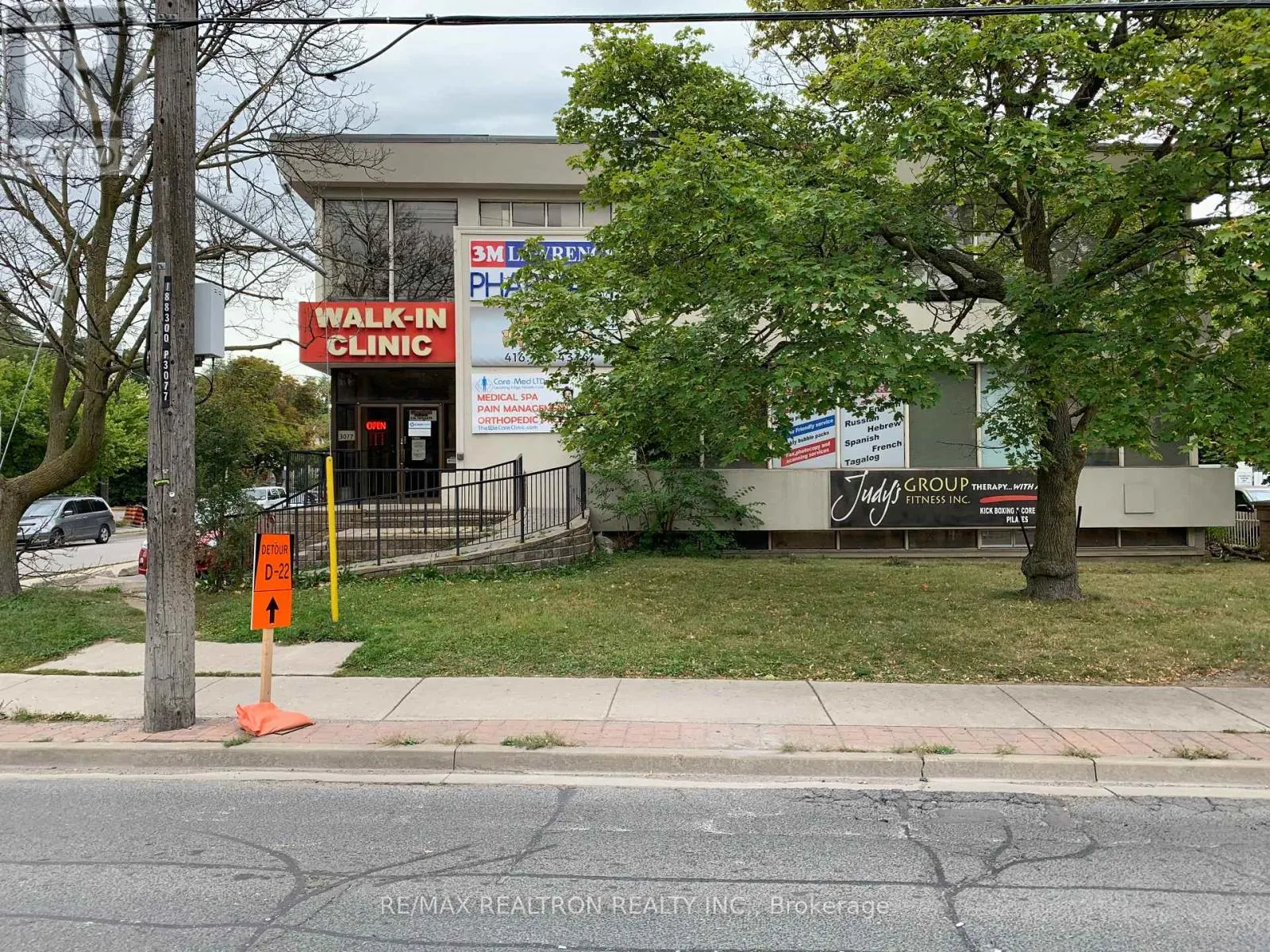 204 - 3077 BATHURST STREET
