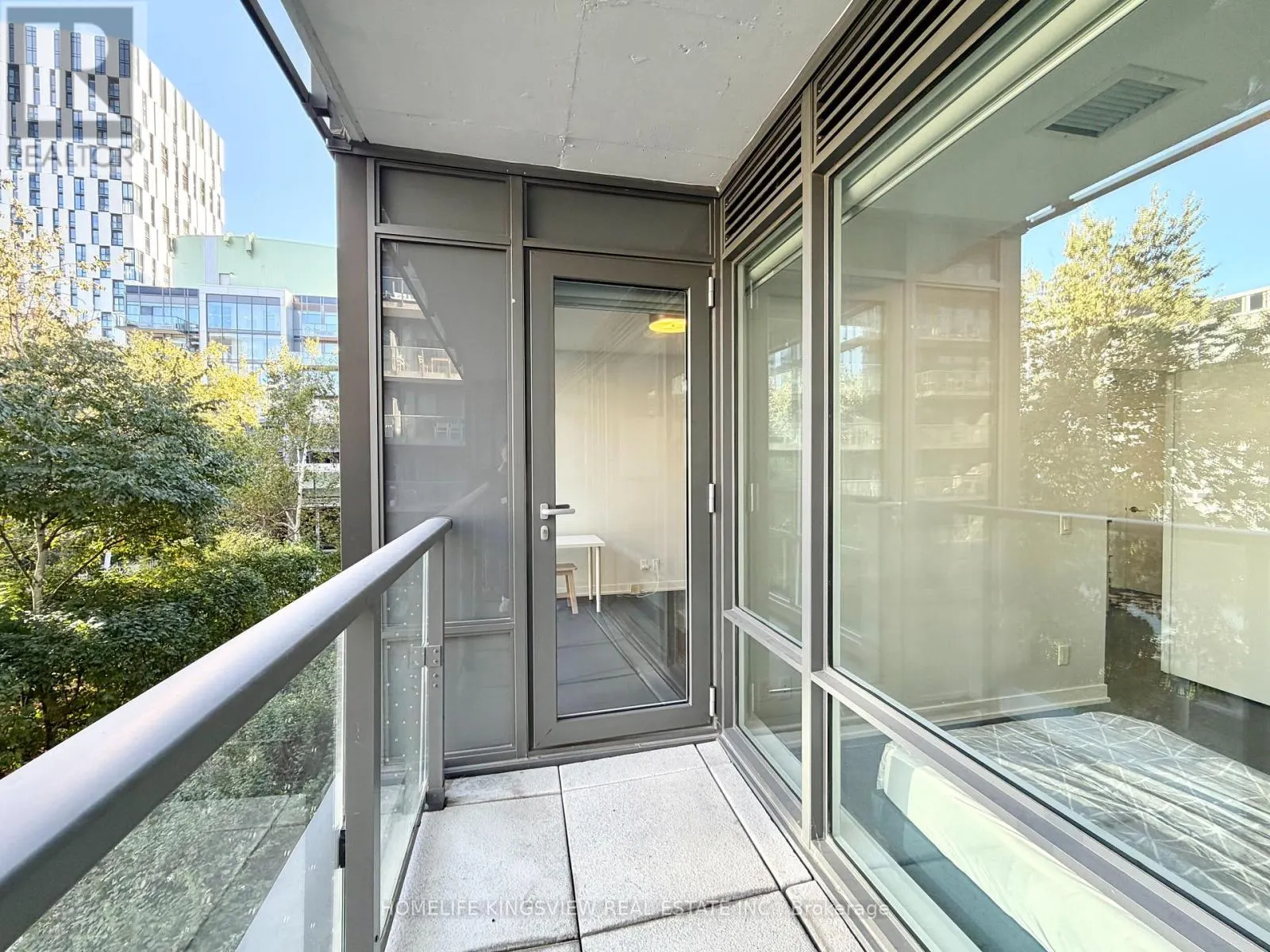 N302 - 455 FRONT STREET E