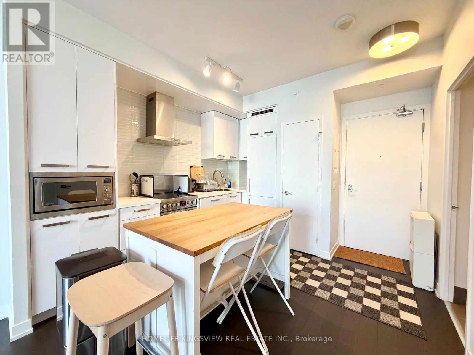 N302 - 455 FRONT STREET E