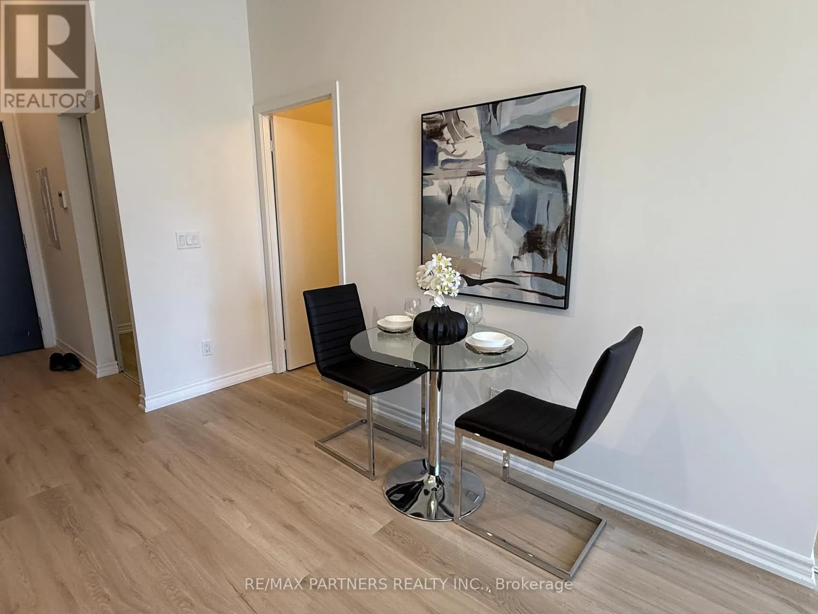 1106 - 435 RICHMOND STREET W