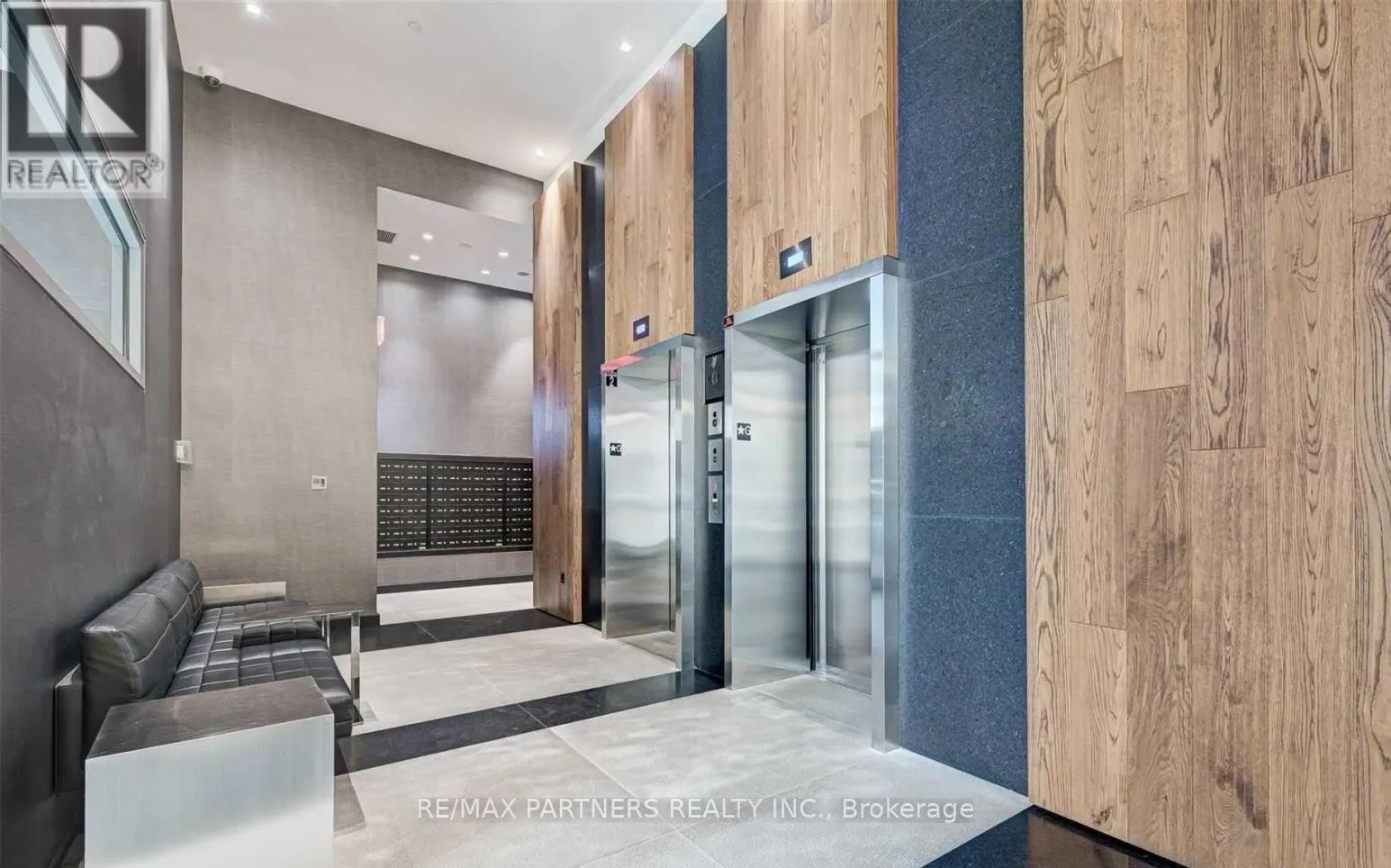 1106 - 435 RICHMOND STREET W