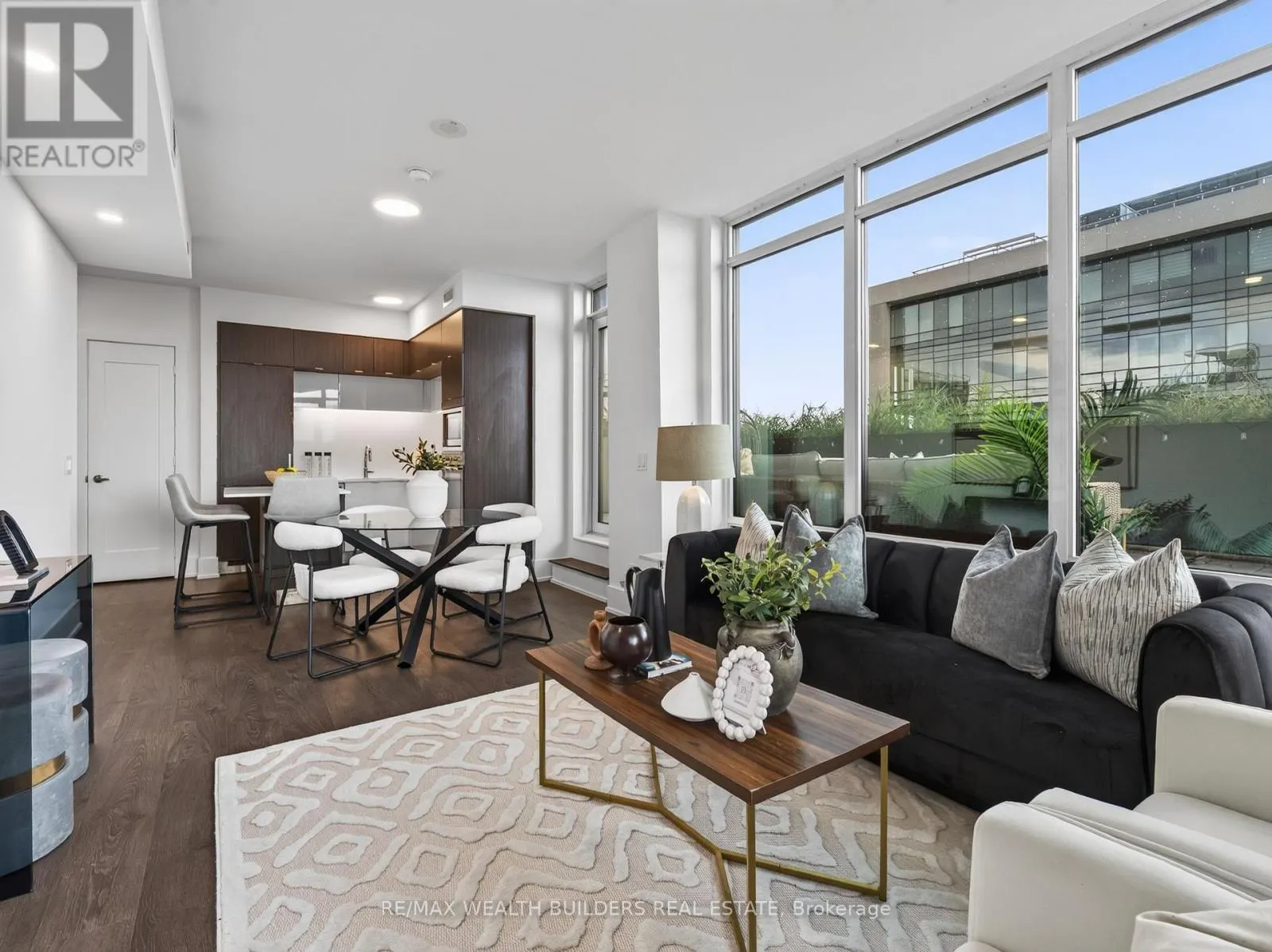 1133 - 15 MERCHANTS WHARF WAY