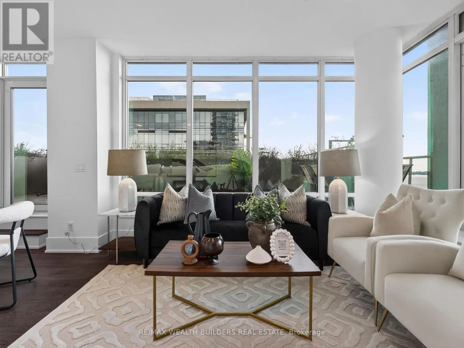 1133 - 15 MERCHANTS WHARF WAY