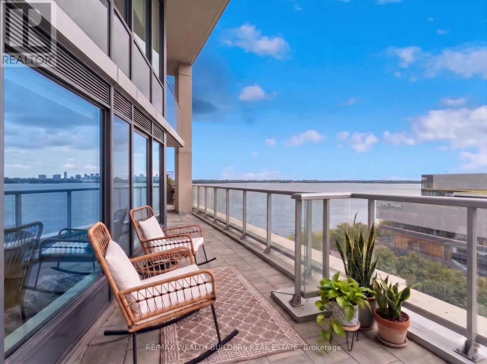 1133 - 15 MERCHANTS WHARF WAY