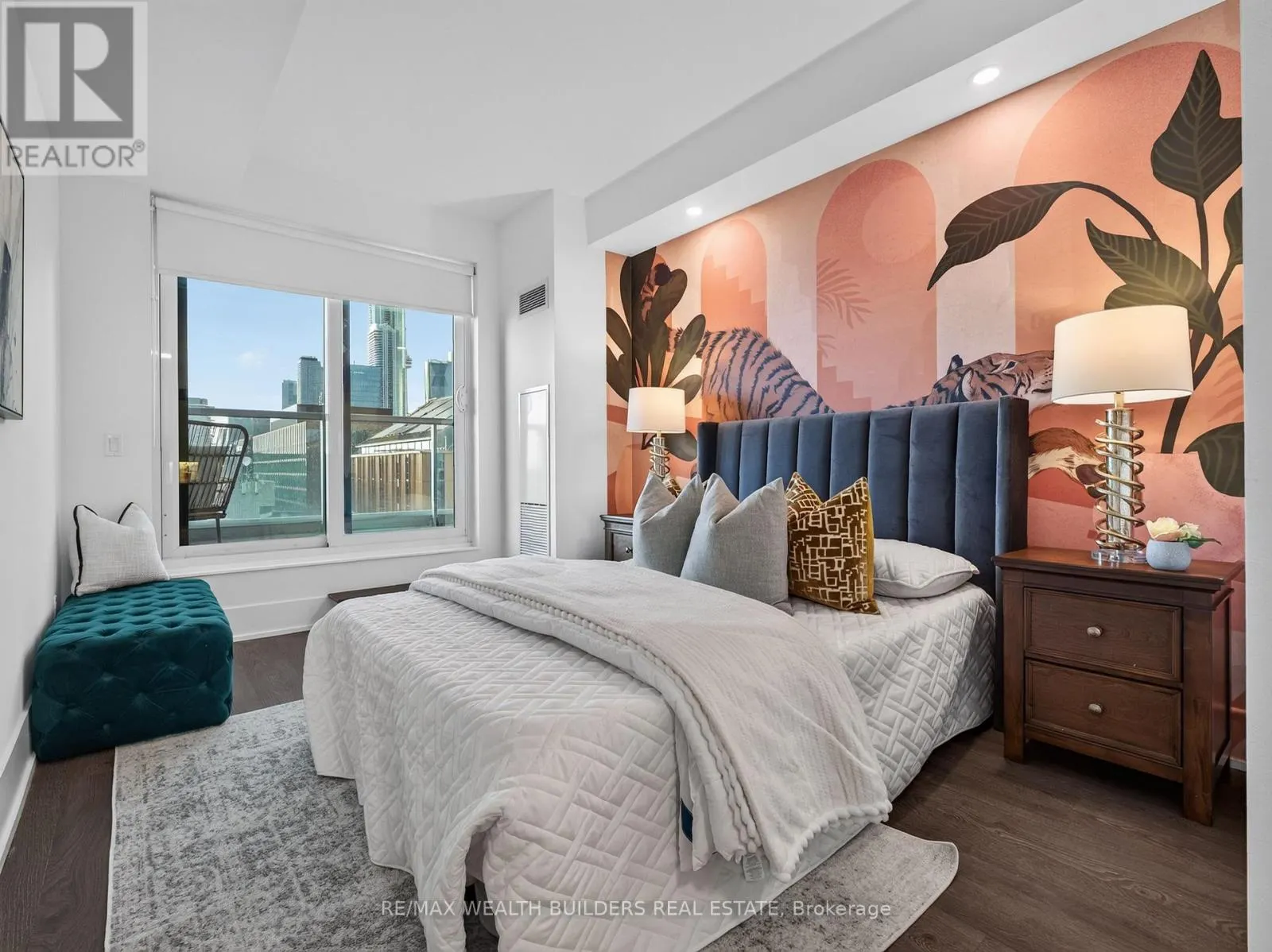 1133 - 15 MERCHANTS WHARF WAY