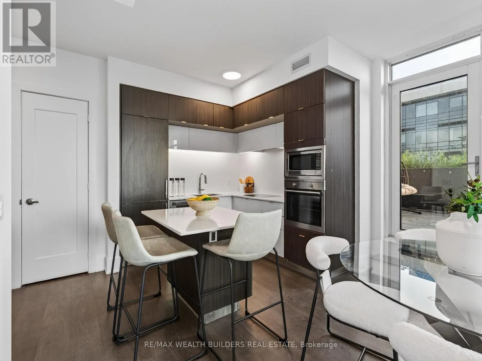 1133 - 15 MERCHANTS WHARF WAY