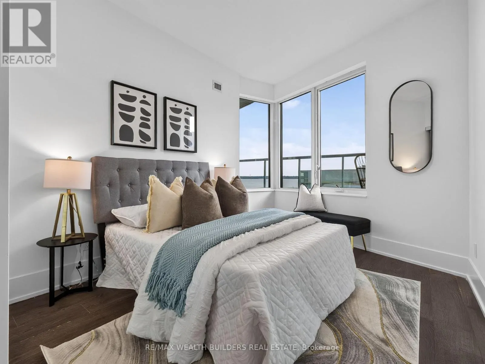 1133 - 15 MERCHANTS WHARF WAY