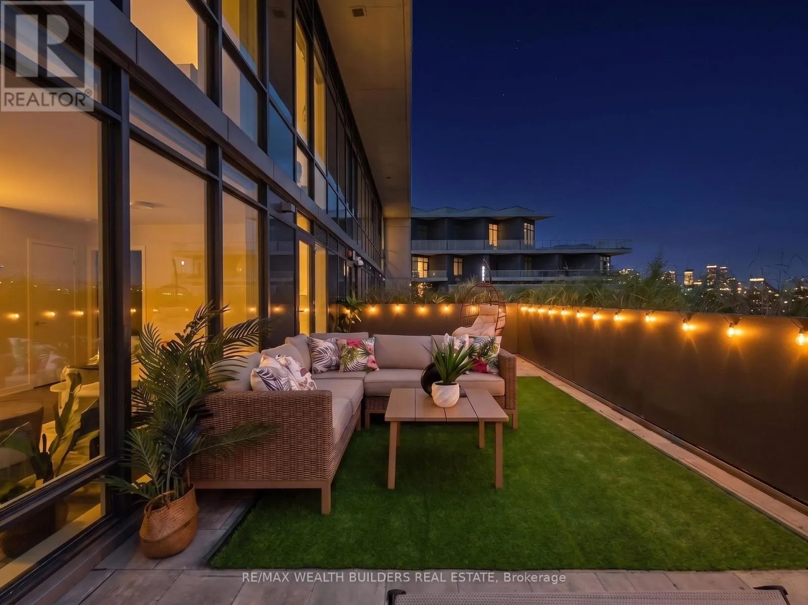 1133 - 15 MERCHANTS WHARF WAY