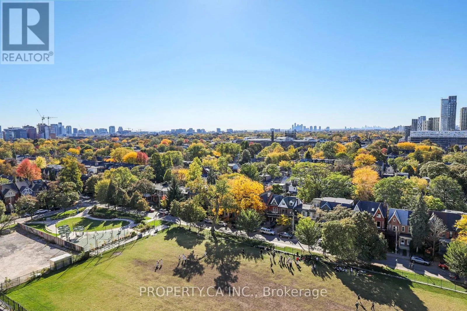 1203 - 736 SPADINA AVENUE