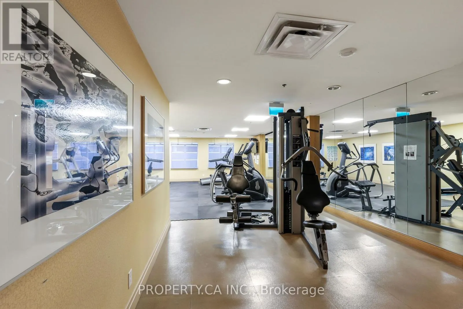 1203 - 736 SPADINA AVENUE