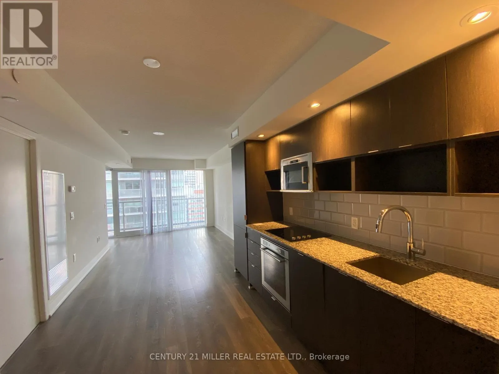 1104 - 89 MCGILL STREET