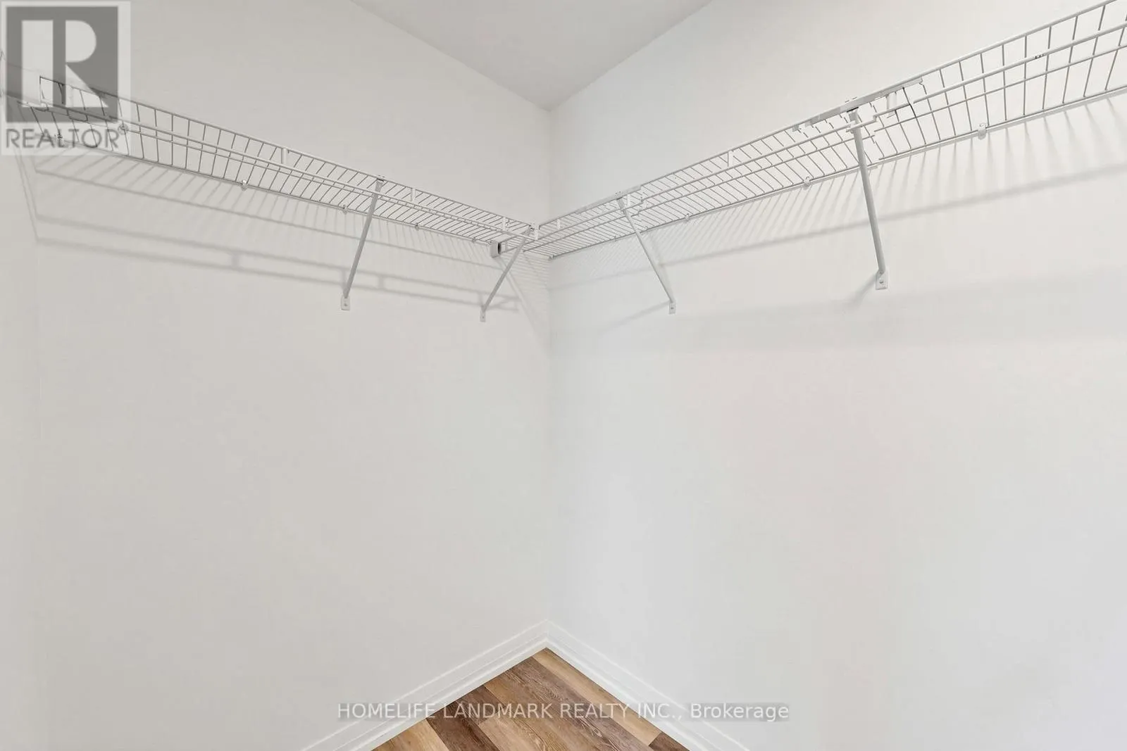 207 - 75 CANTERBURY PLACE