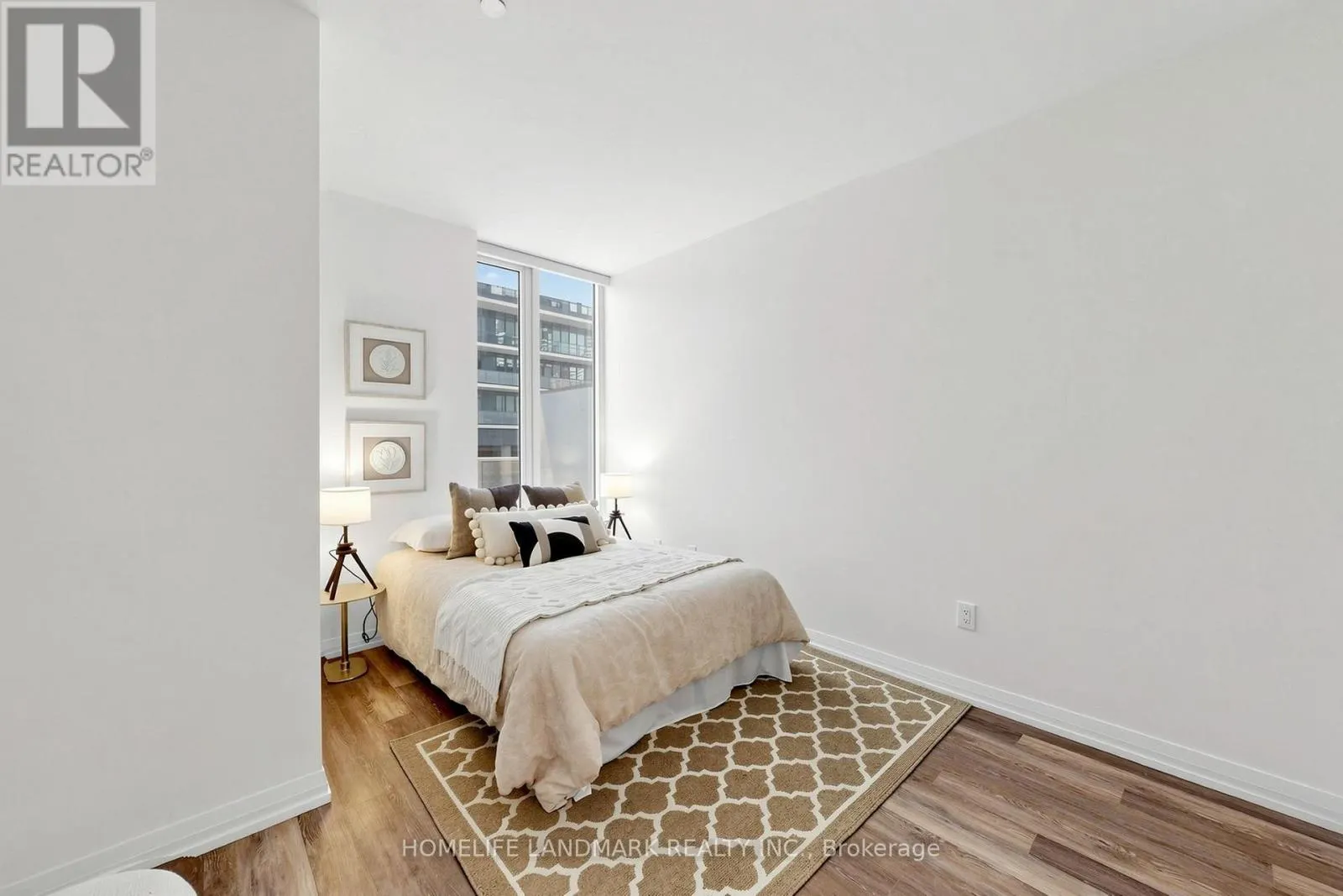 207 - 75 CANTERBURY PLACE
