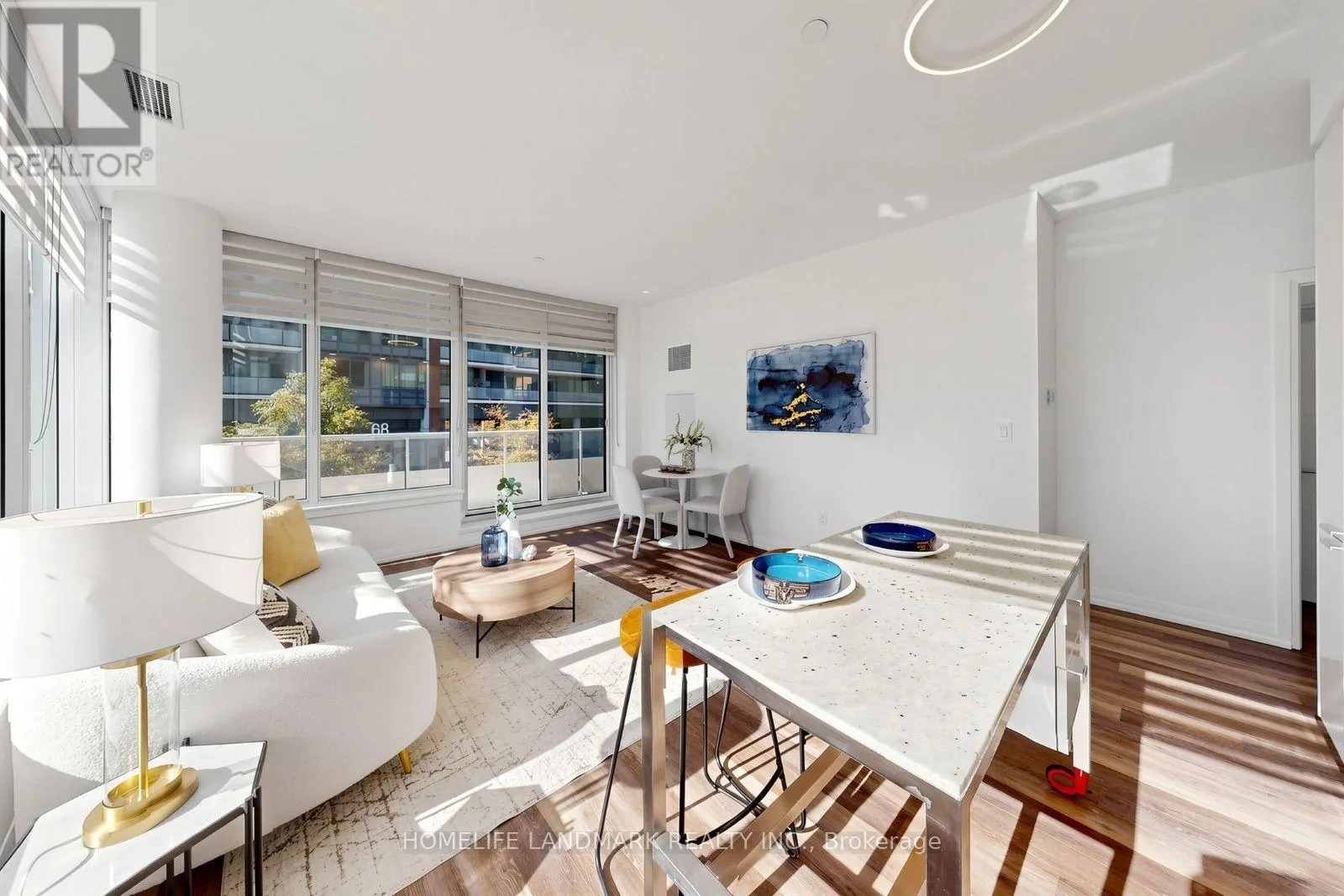 207 - 75 CANTERBURY PLACE