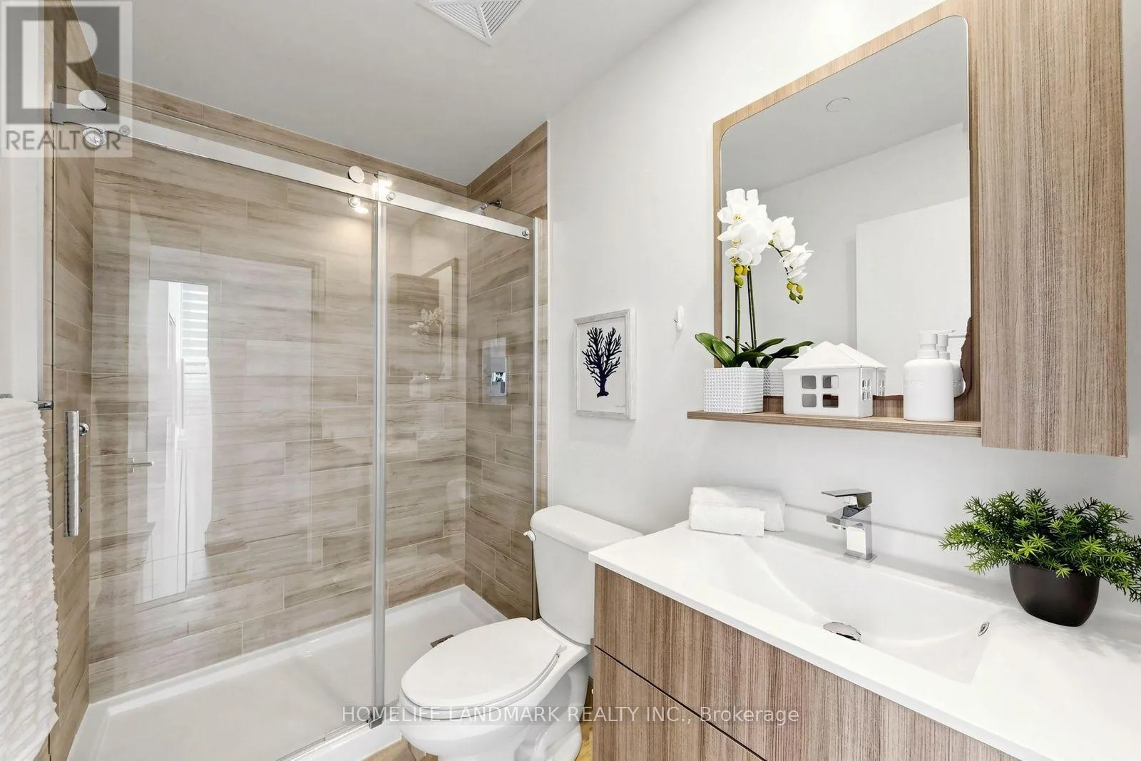 207 - 75 CANTERBURY PLACE