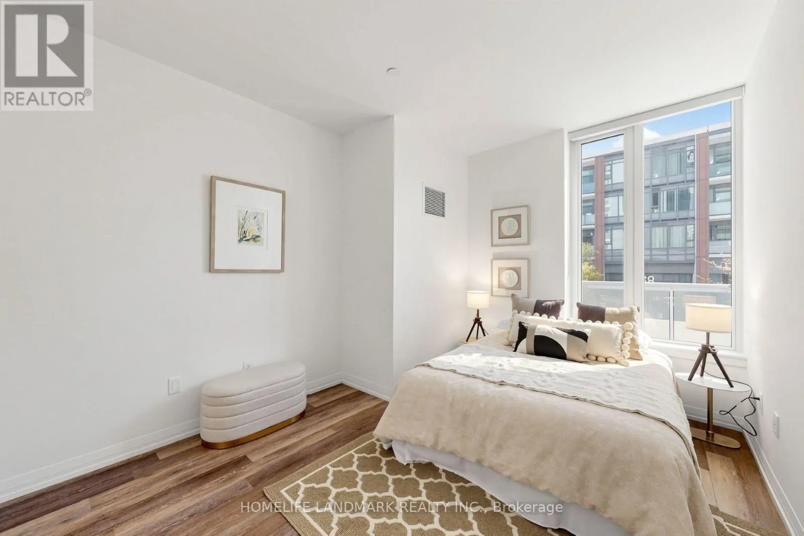207 - 75 CANTERBURY PLACE