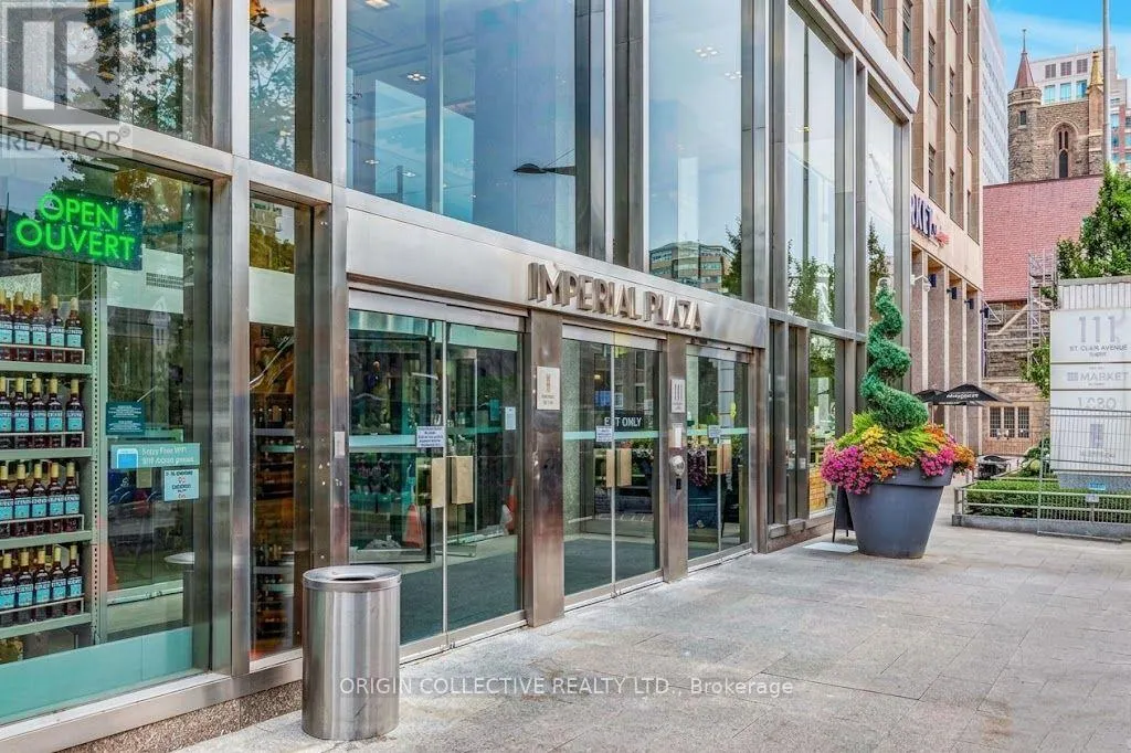405 - 111 ST CLAIR AVENUE W