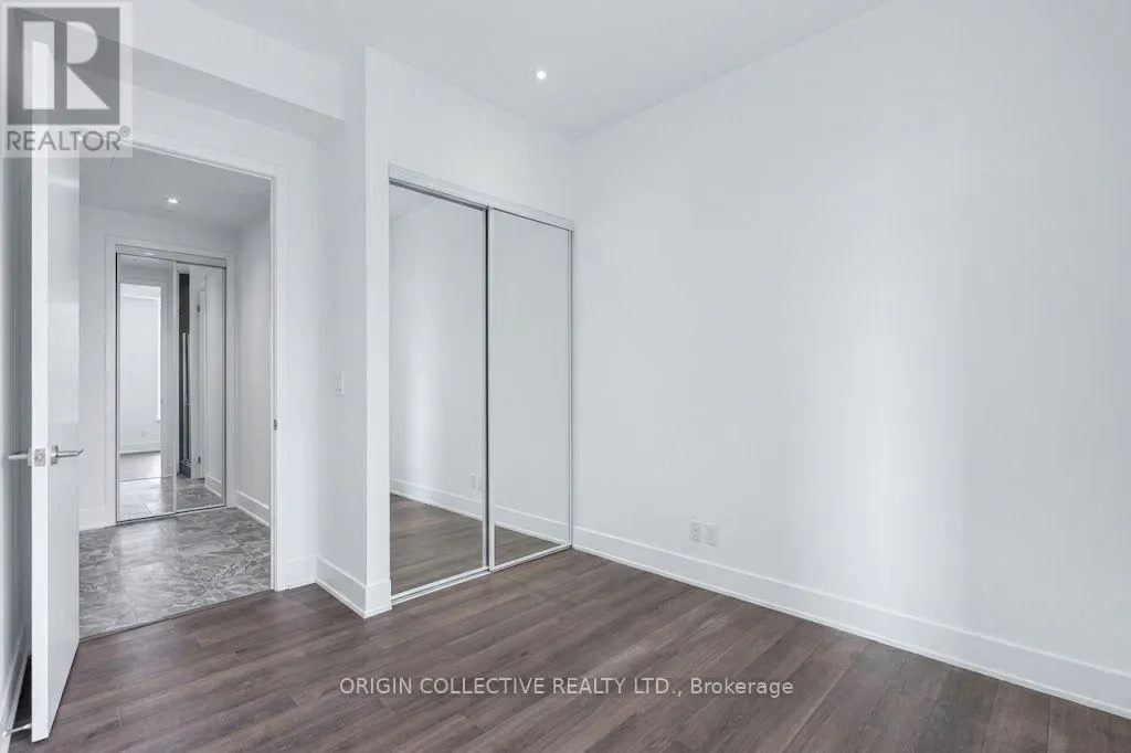 405 - 111 ST CLAIR AVENUE W