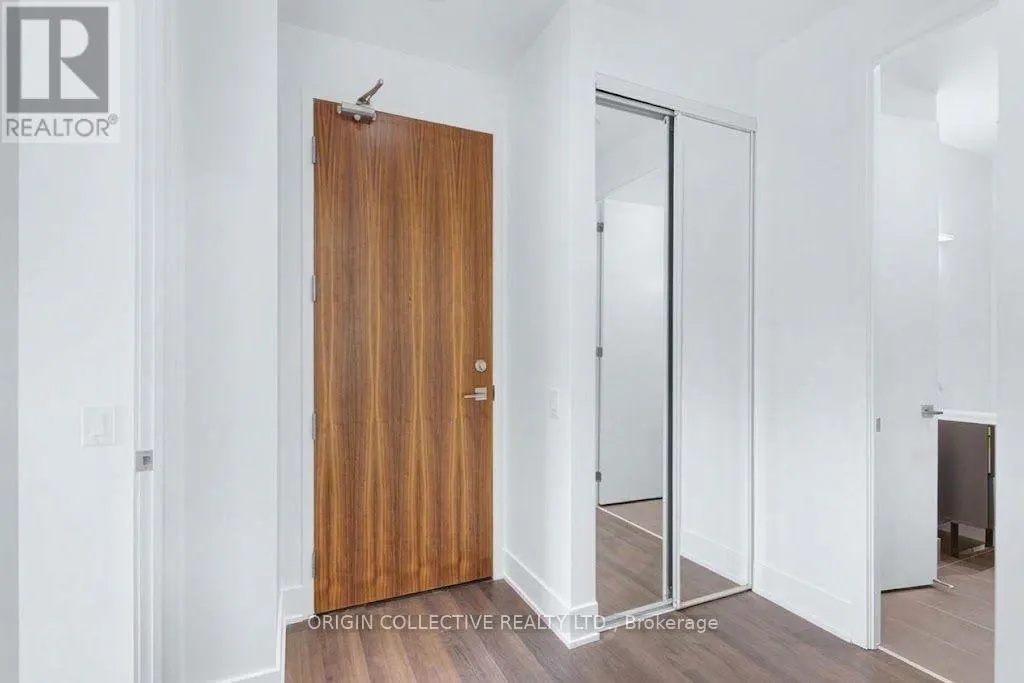 405 - 111 ST CLAIR AVENUE W