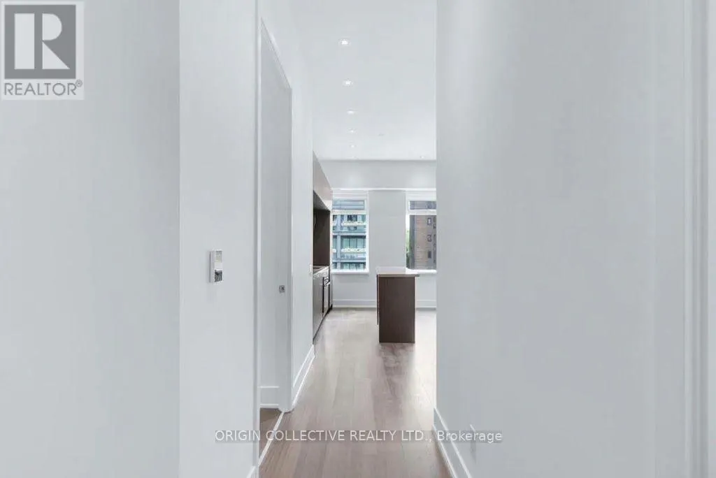 405 - 111 ST CLAIR AVENUE W