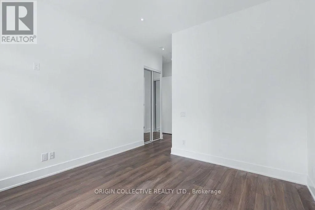 405 - 111 ST CLAIR AVENUE W
