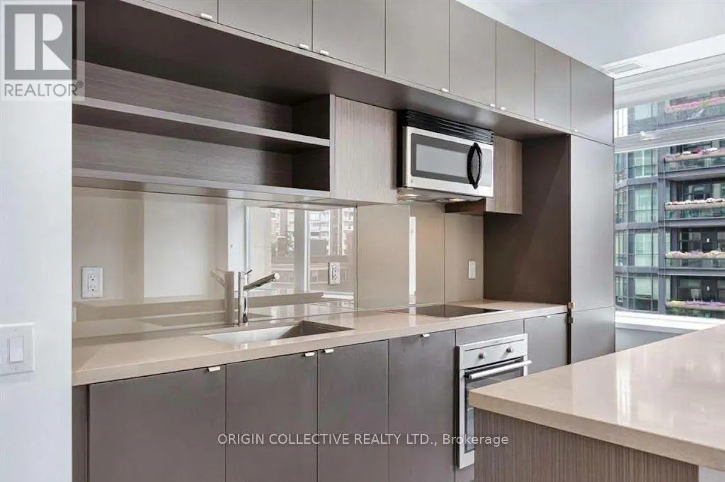 405 - 111 ST CLAIR AVENUE W