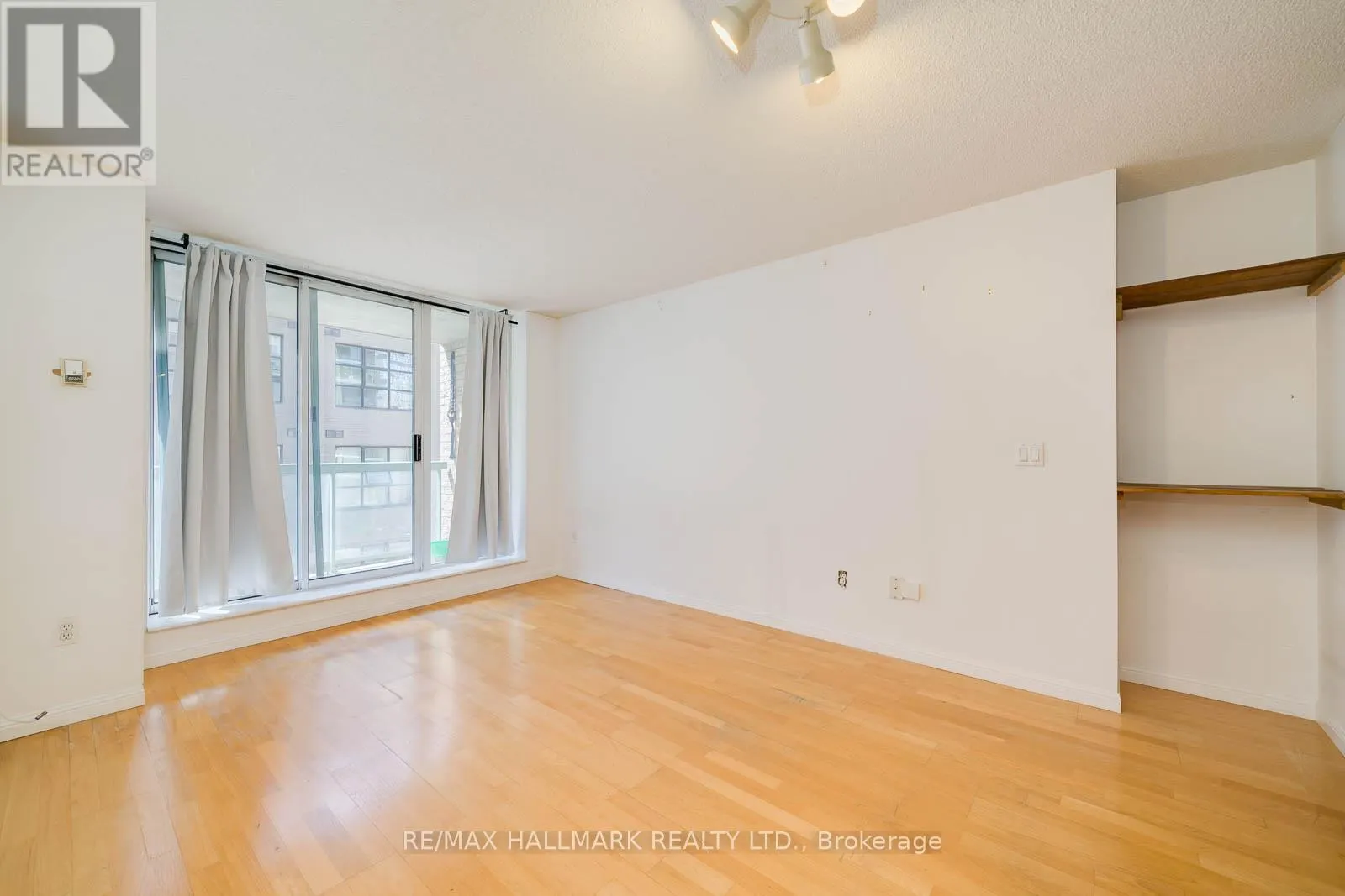 501 - 311 RICHMOND STREET E