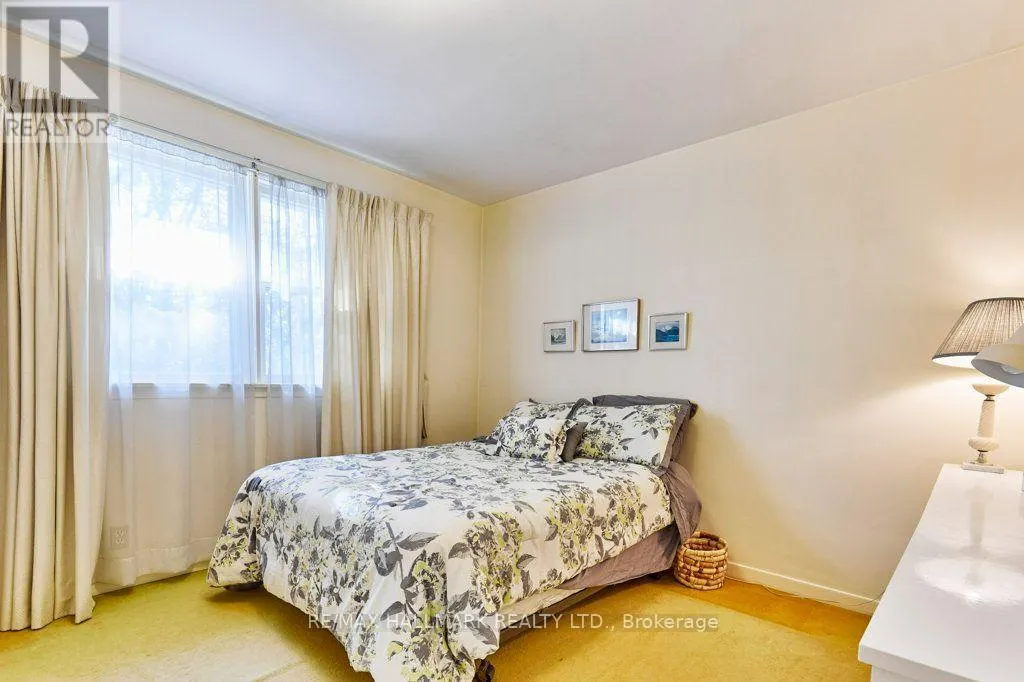 11 FELDBAR COURT