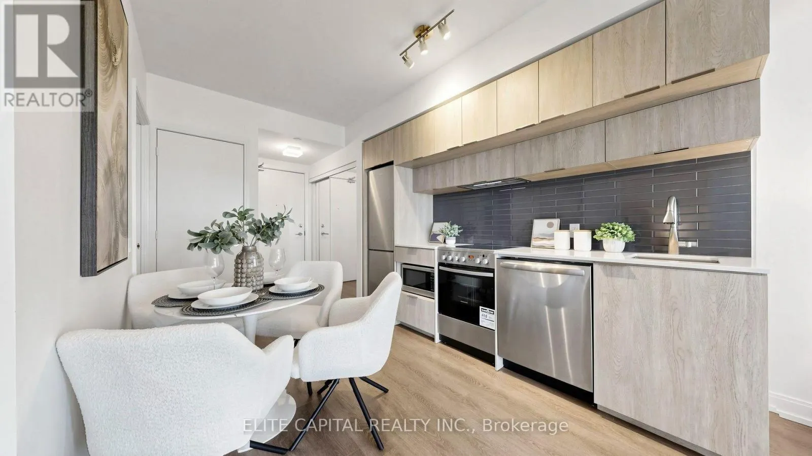 4612 - 181 DUNDAS STREET E