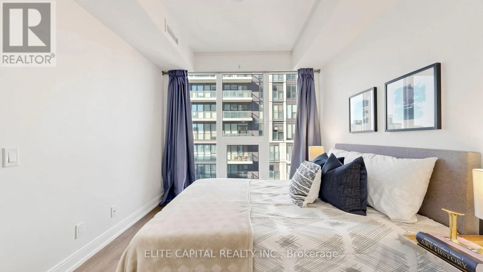 4612 - 181 DUNDAS STREET E