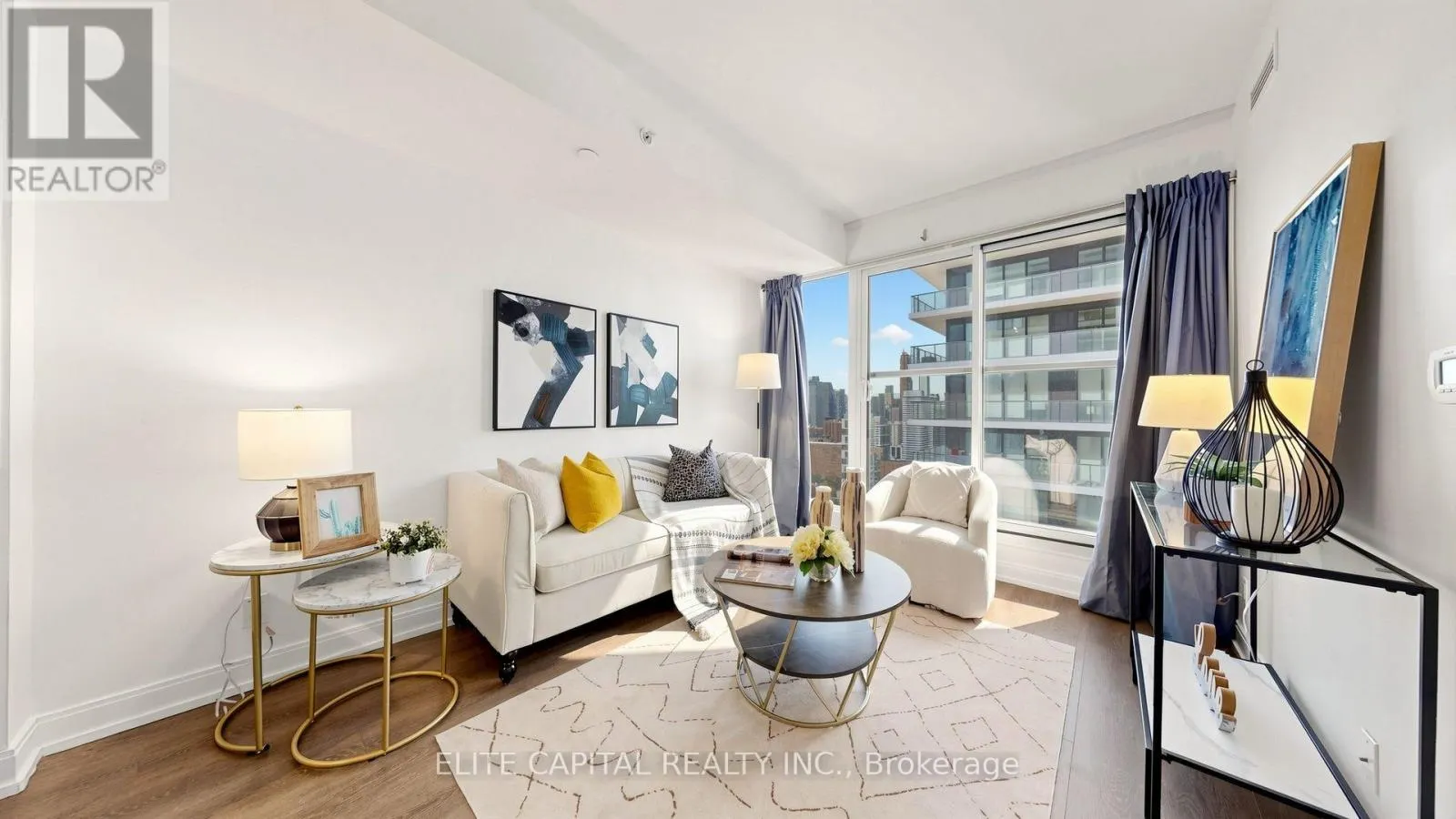4612 - 181 DUNDAS STREET E