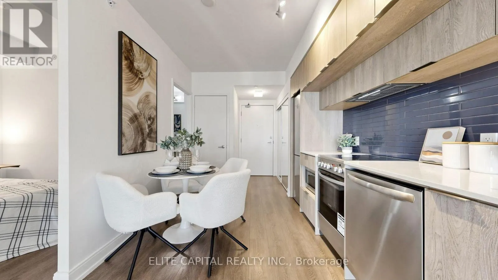 4612 - 181 DUNDAS STREET E