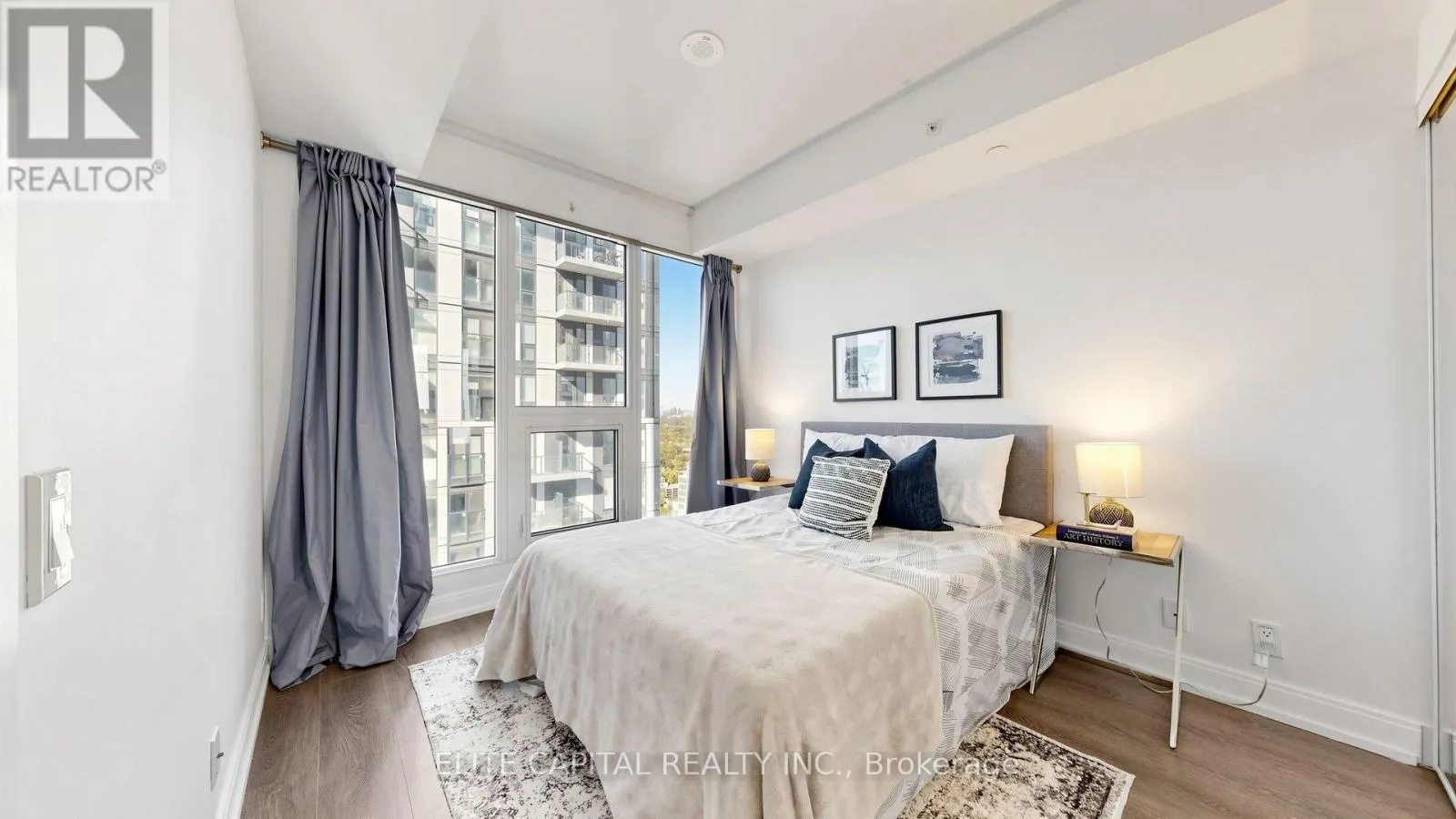4612 - 181 DUNDAS STREET E