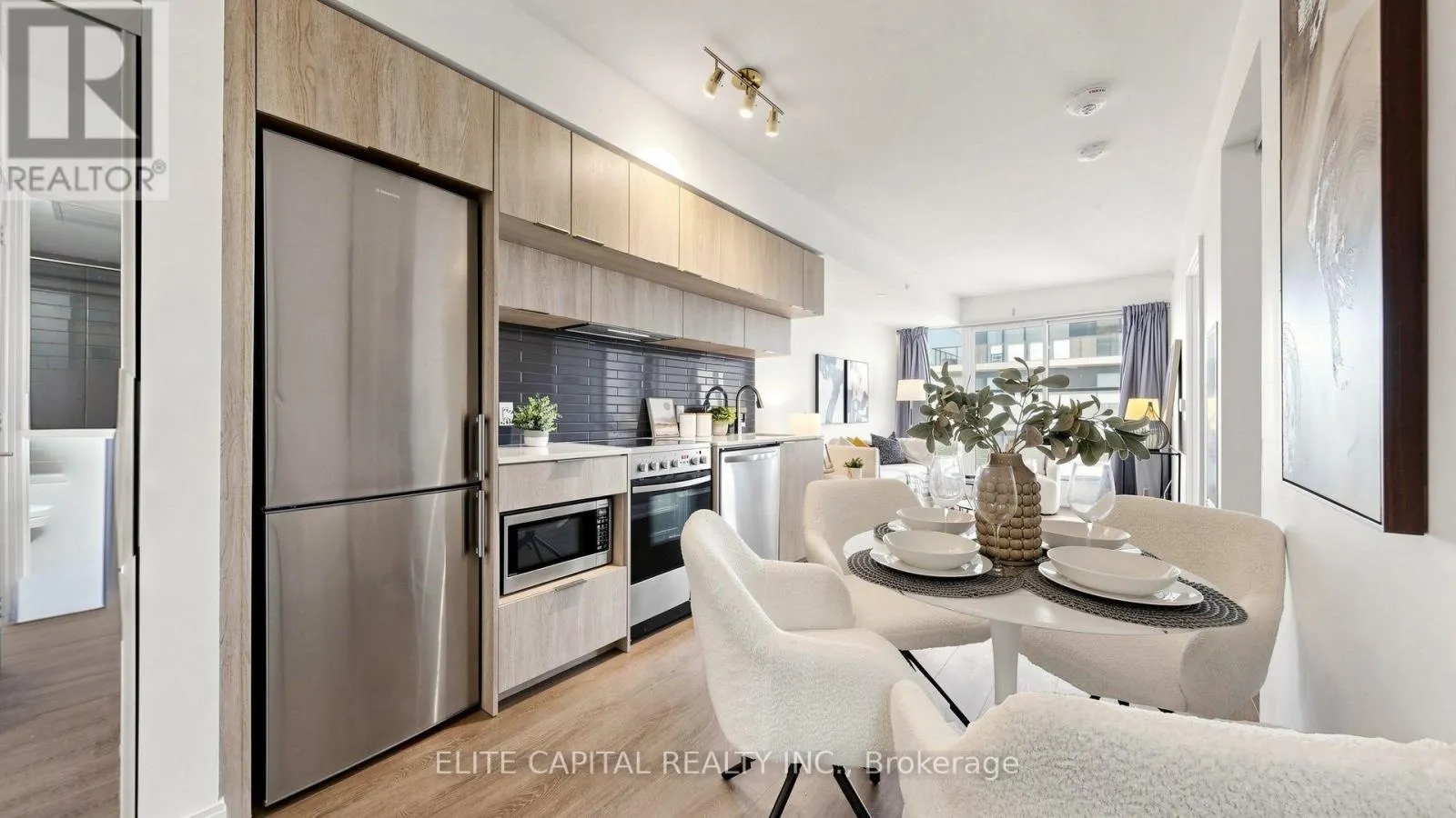 4612 - 181 DUNDAS STREET E