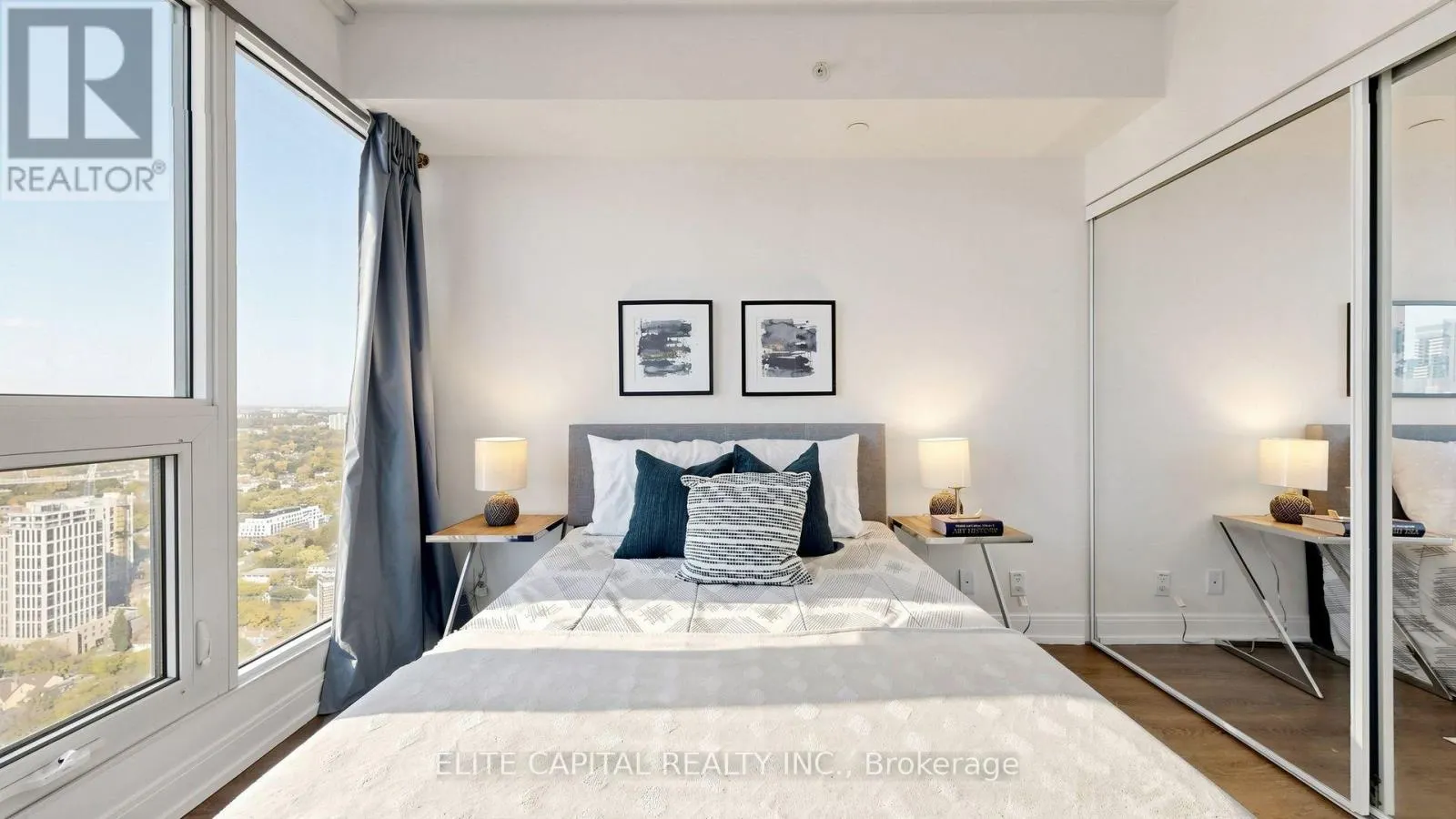 4612 - 181 DUNDAS STREET E