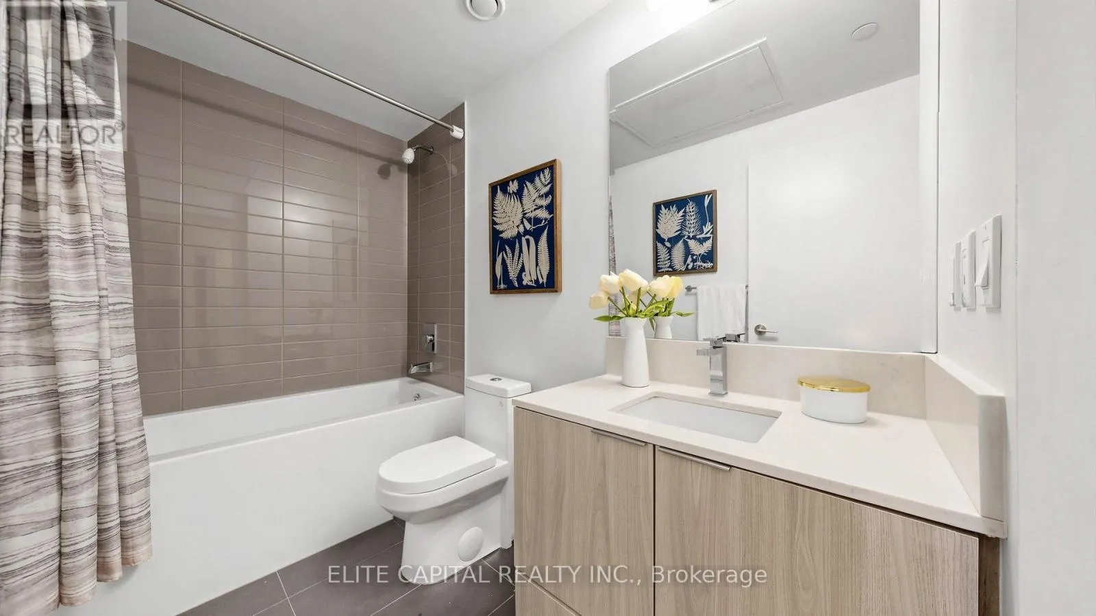4612 - 181 DUNDAS STREET E