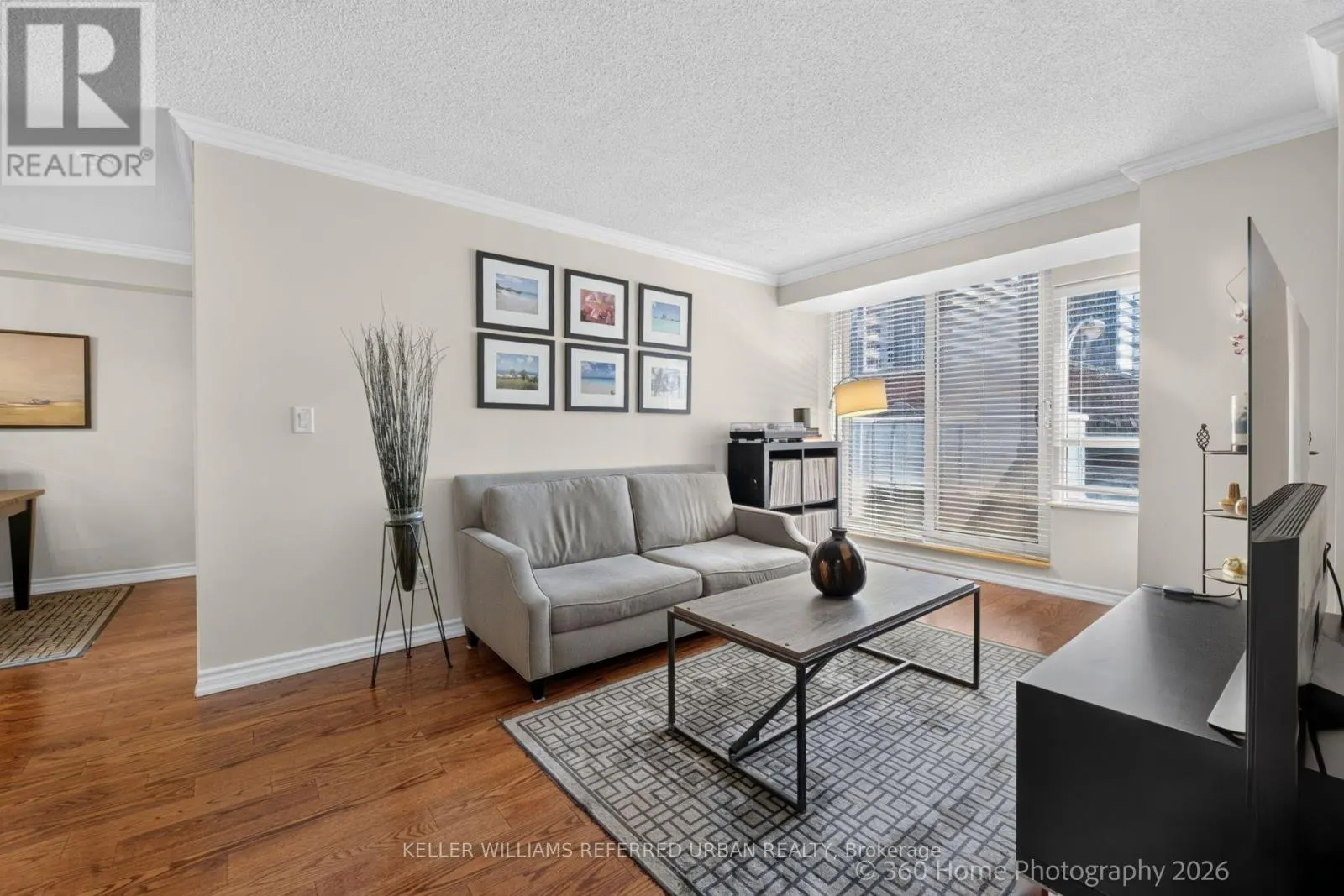 339 - 250 WELLINGTON STREET W