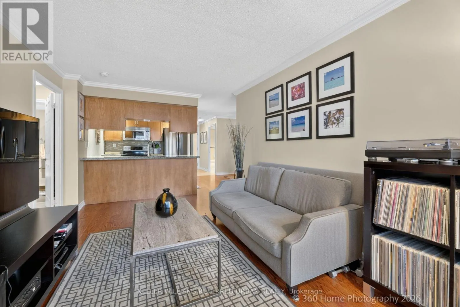 339 - 250 WELLINGTON STREET W
