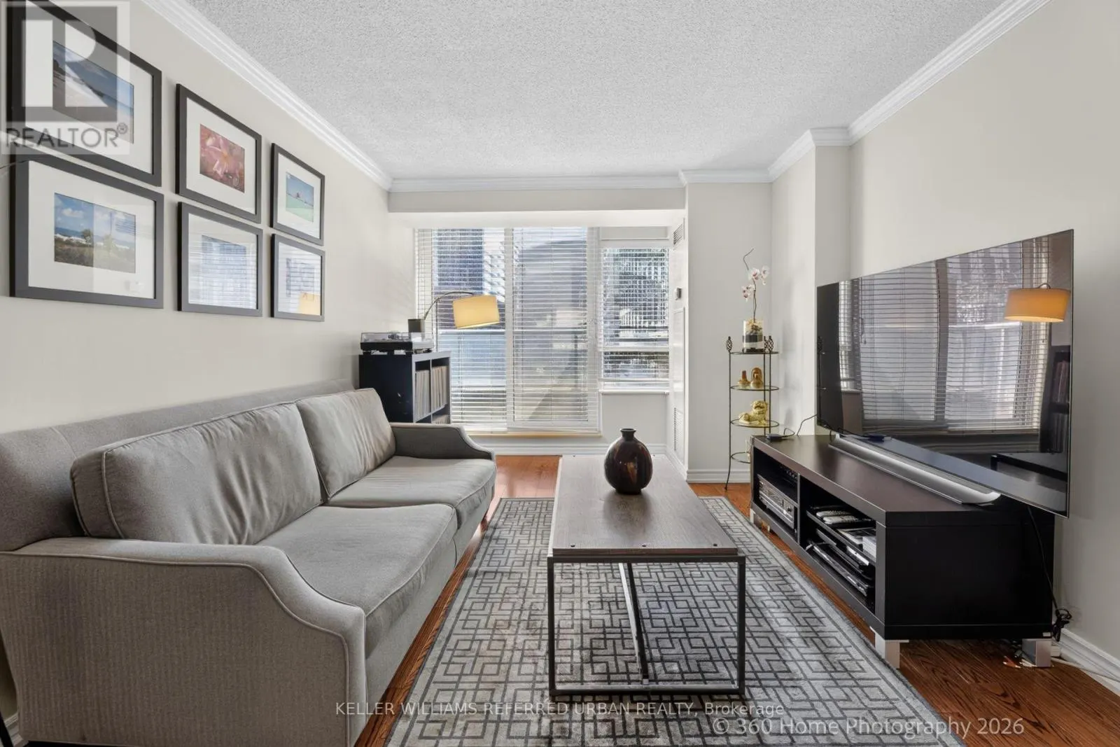 339 - 250 WELLINGTON STREET W