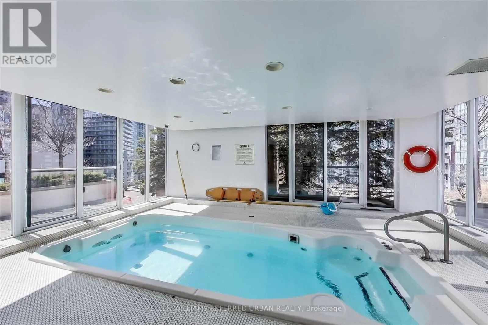 339 - 250 WELLINGTON STREET W