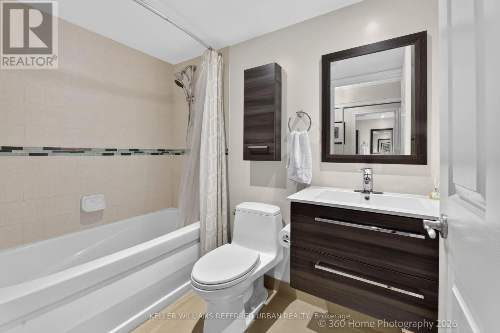 339 - 250 WELLINGTON STREET W