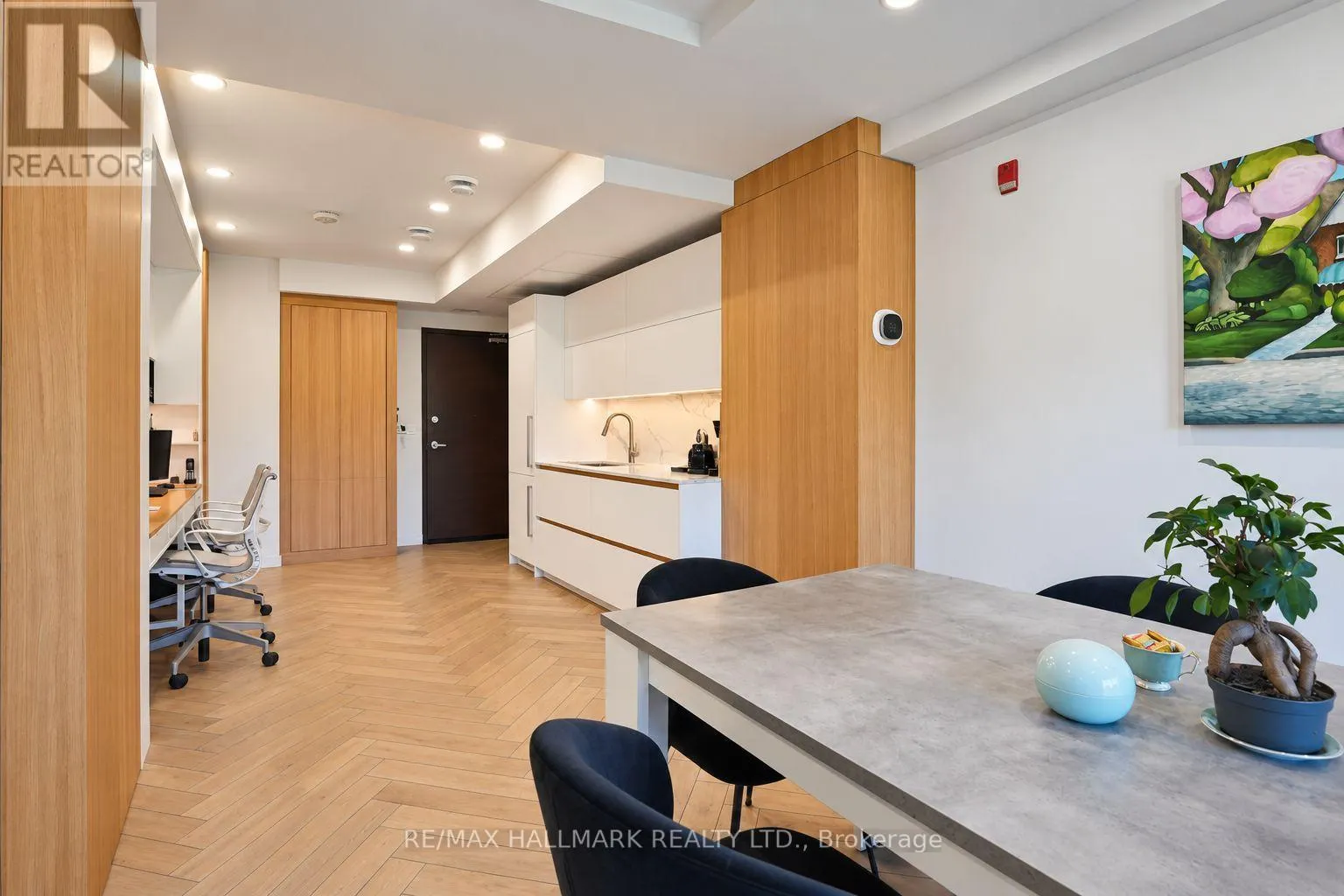 217 - 222 FINCH AVENUE W